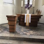 Altar mit Taufbecken